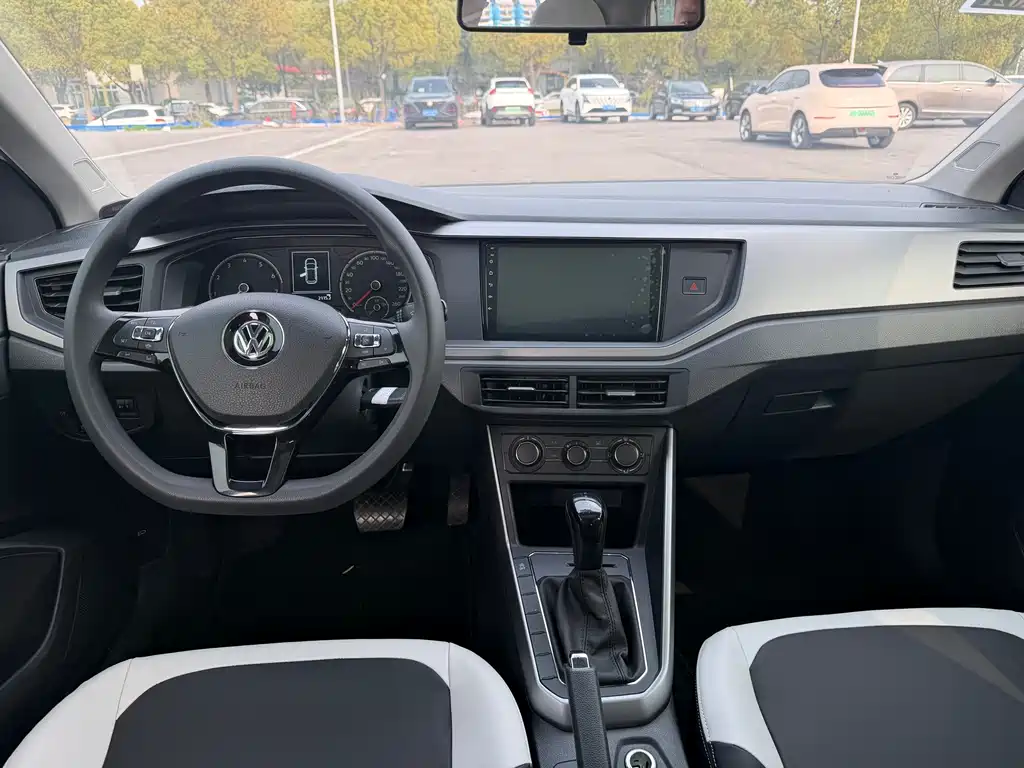Volkswagen Volkswagen Polo 2019 Plus 1.5L Automatic Colorful Technology Edition 2019 - thumbnail 12