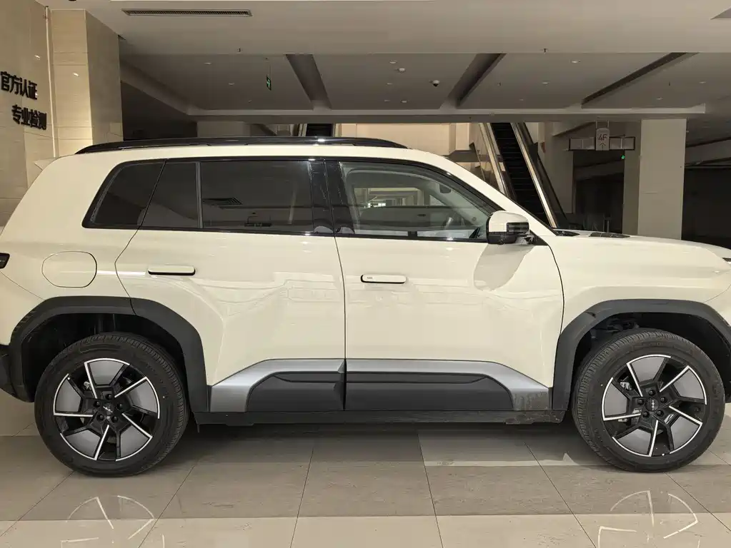 Fang Cheng Bao Ti 3 2025 Model 501KM AWD Max Version 2026 - thumbnail 4