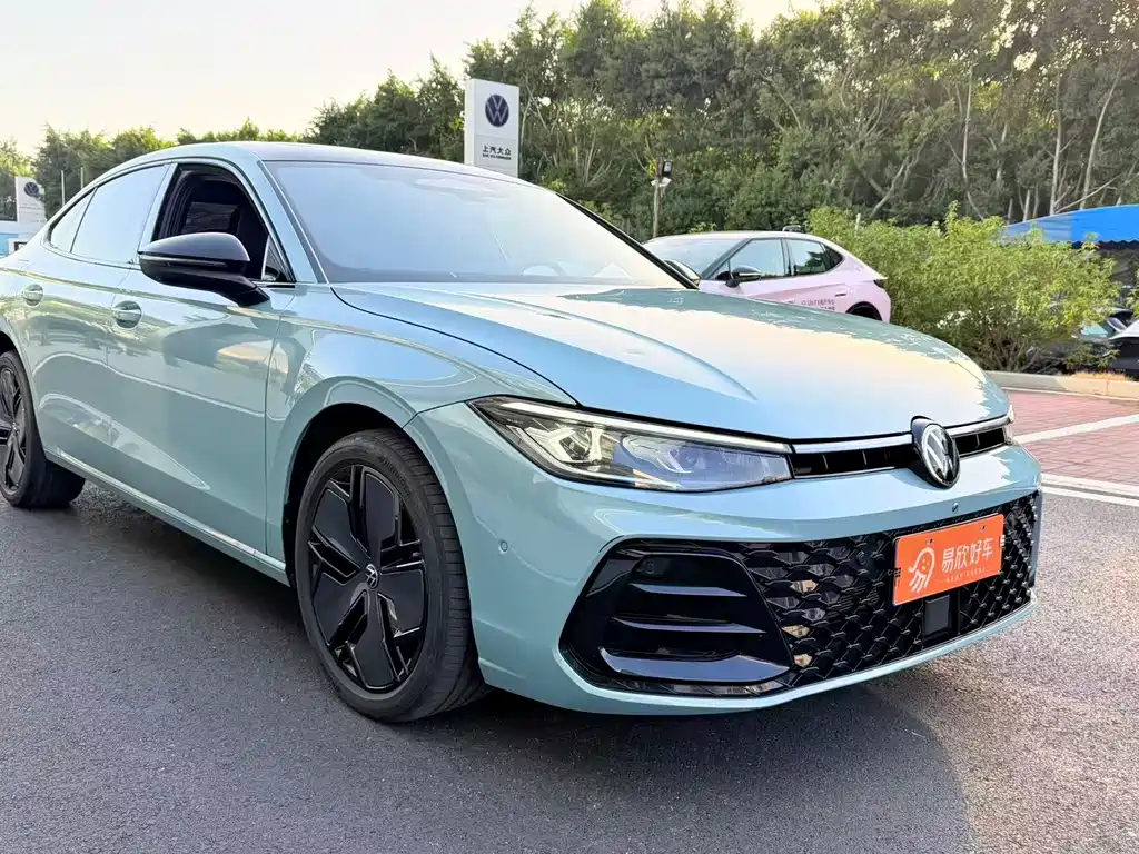 Volkswagen Passat 2025 Pro 380TSI Dragon尊 Edition 2024 - thumbnail 3