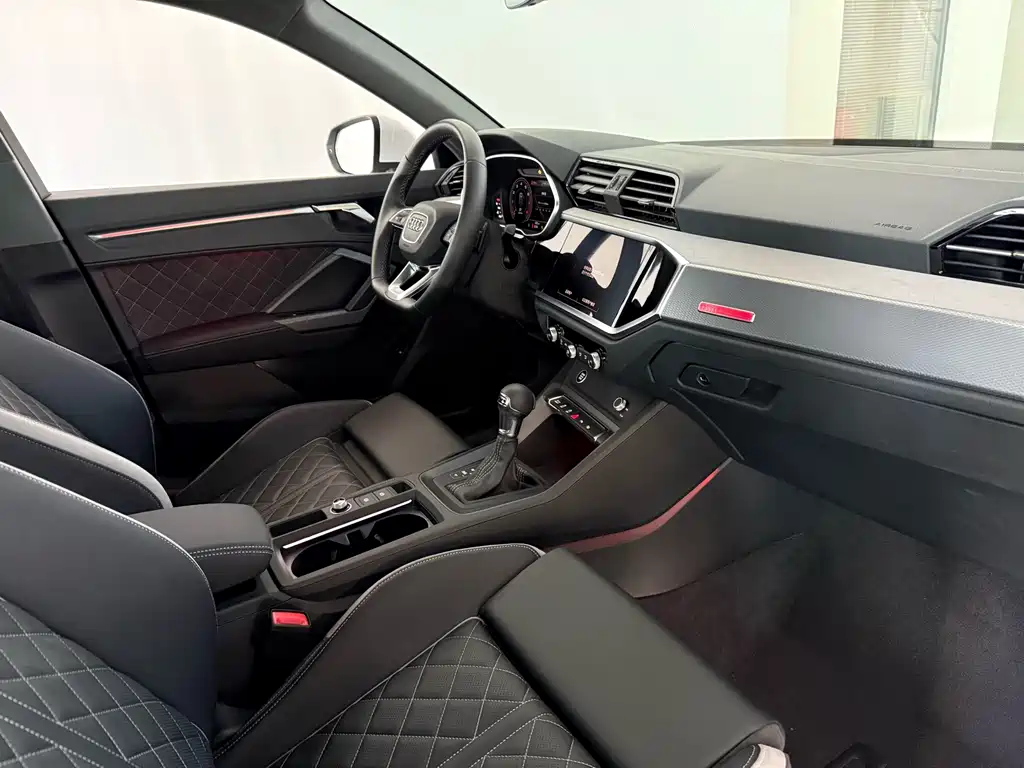 Audi Audi Q3 2024 40 TFSI Fashion Dynamic Edition 2026 - thumbnail 15