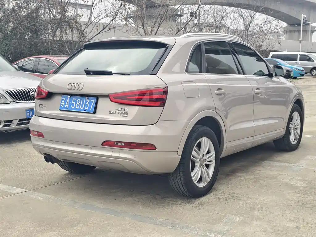 Audi Audi Q3 2015 35 TFSI quattro Technology Package 2015 - thumbnail 4
