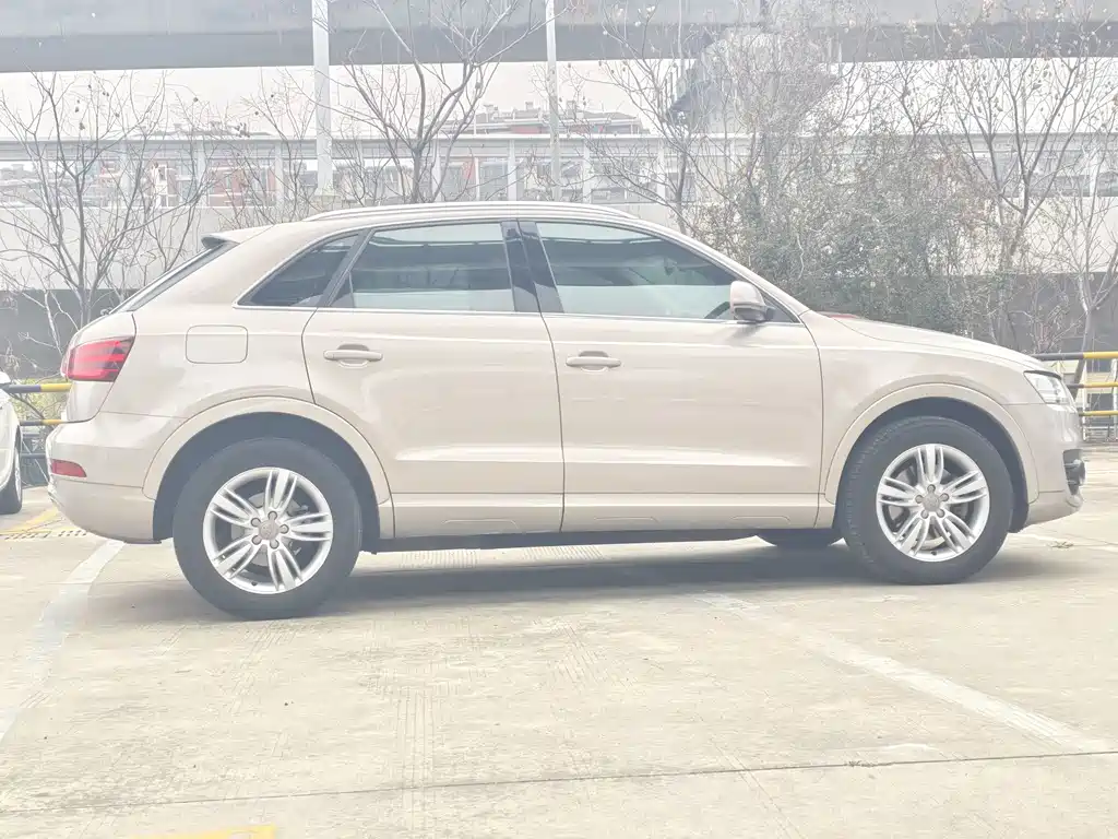 Audi Audi Q3 2015 35 TFSI quattro Technology Package 2015 - thumbnail 5