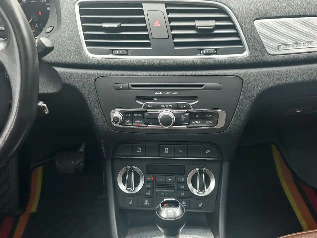 Audi Audi Q3 2015 35 TFSI quattro Technology Package 2015 - thumbnail 10