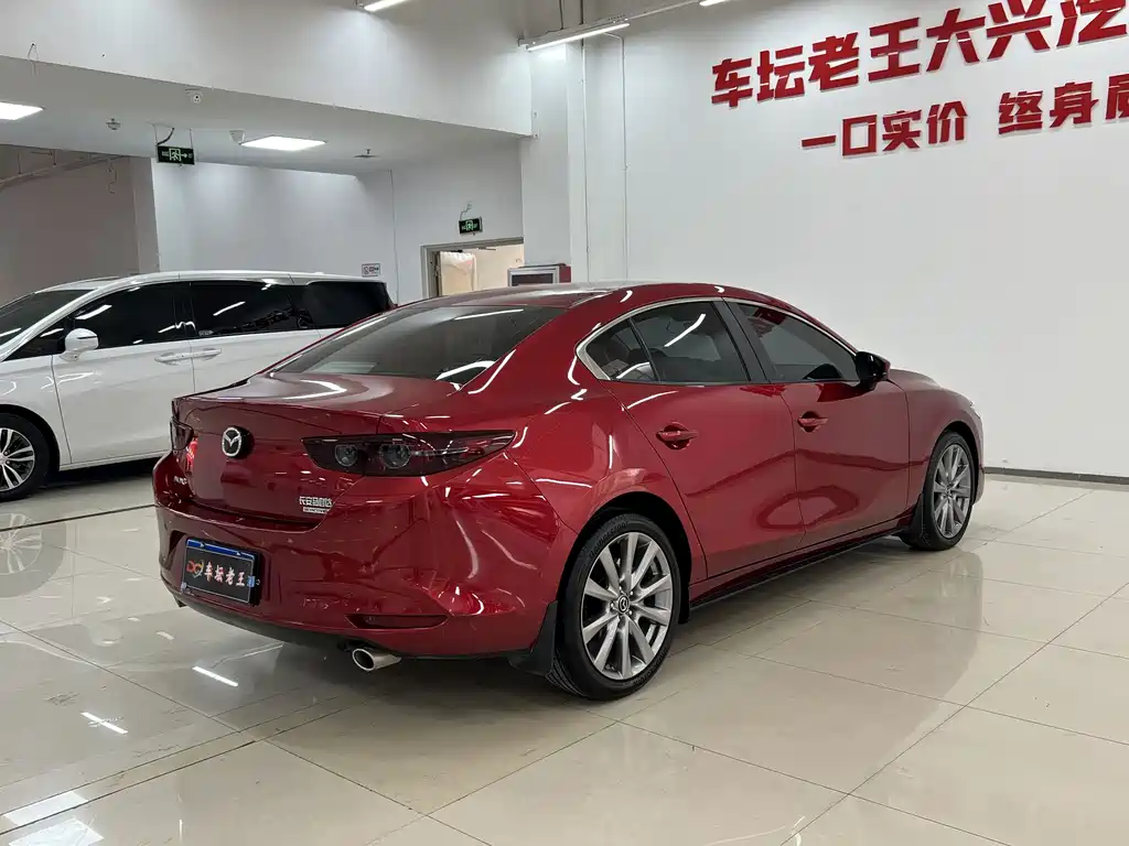Mazda Mazda 3 Axela 2022 2.0L Automatic Premium Edition 2023 - thumbnail 4