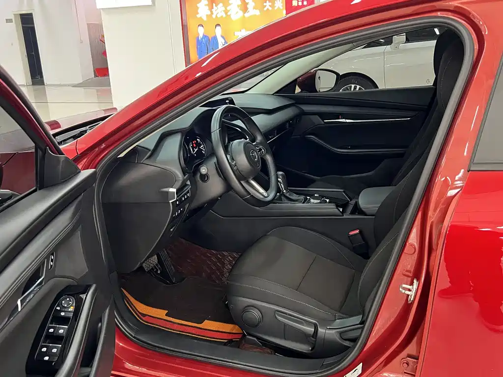 Mazda Mazda 3 Axela 2022 2.0L Automatic Premium Edition 2023 - thumbnail 7