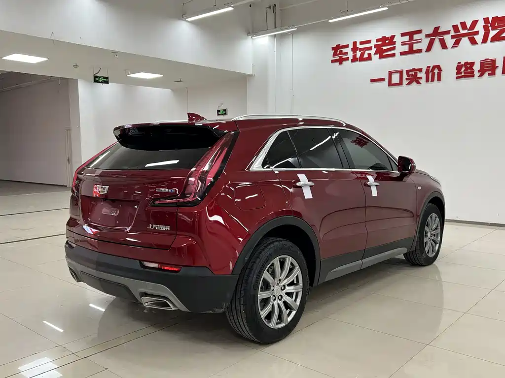 Cadillac Cadillac XT4 2022 28T FWD Luxury 2023 - thumbnail 3