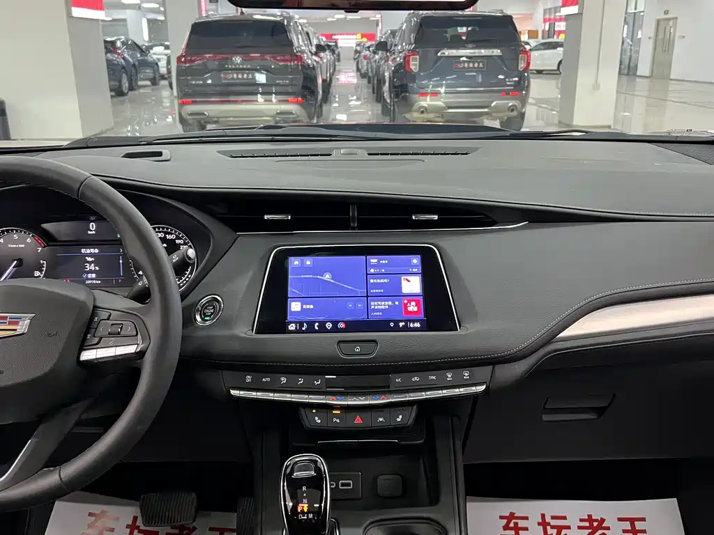 Cadillac Cadillac XT4 2022 28T FWD Luxury 2023 - thumbnail 10