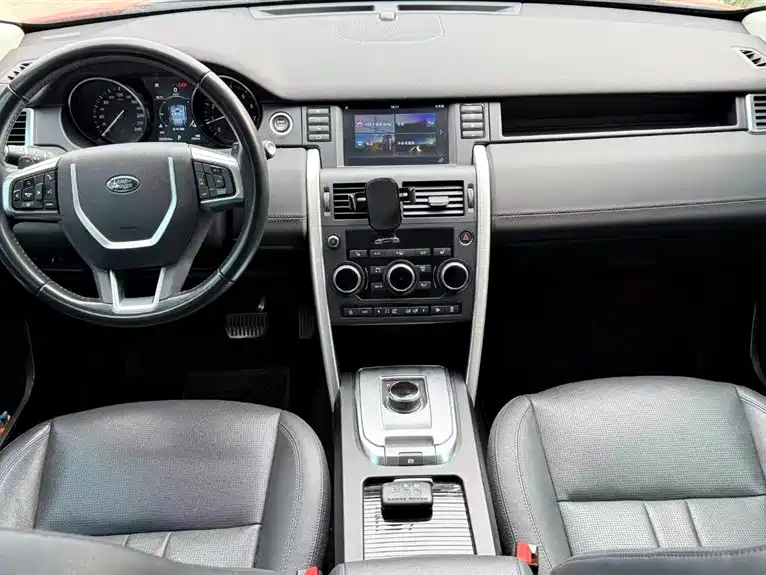 Land Rover Discovery Sport 2018 240PS HSE 2018 - thumbnail 7