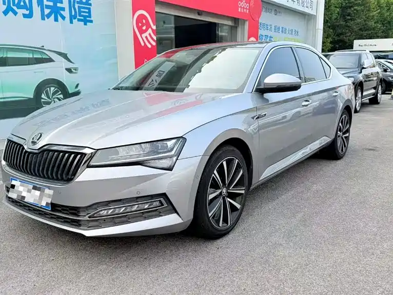 Skoda Škoda Superb 2021 TSI330 DSG Luxury Edition 2021 - thumbnail 2