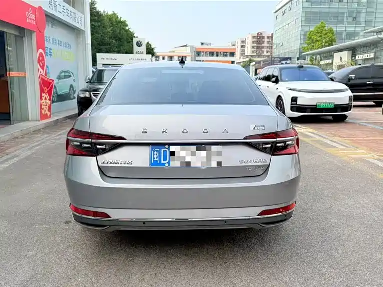 Skoda Škoda Superb 2021 TSI330 DSG Luxury Edition 2021 - thumbnail 3
