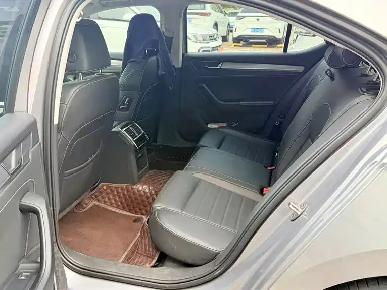 Skoda Škoda Superb 2021 TSI330 DSG Luxury Edition 2021 - thumbnail 6