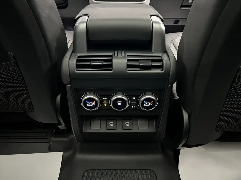 Land Rover Land Rover Defender 2023 110 3.0T P400 X-DYNAMIC HSE 2024 - thumbnail 12