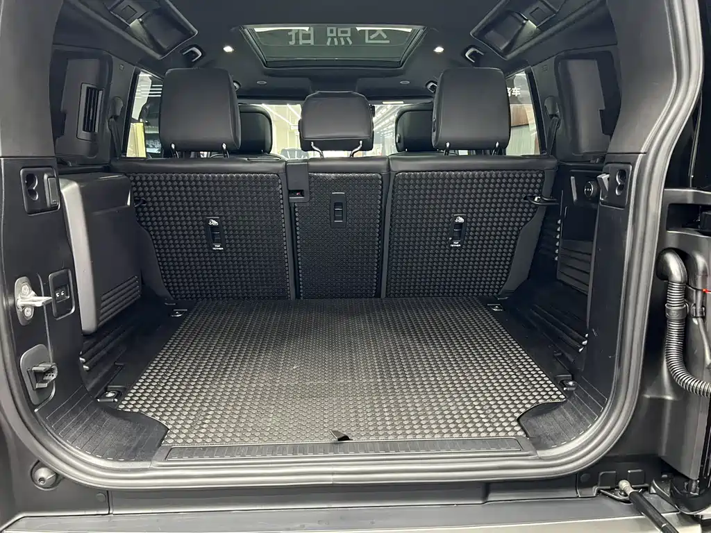 Land Rover Land Rover Defender 2023 110 3.0T P400 X-DYNAMIC HSE 2024 - thumbnail 13