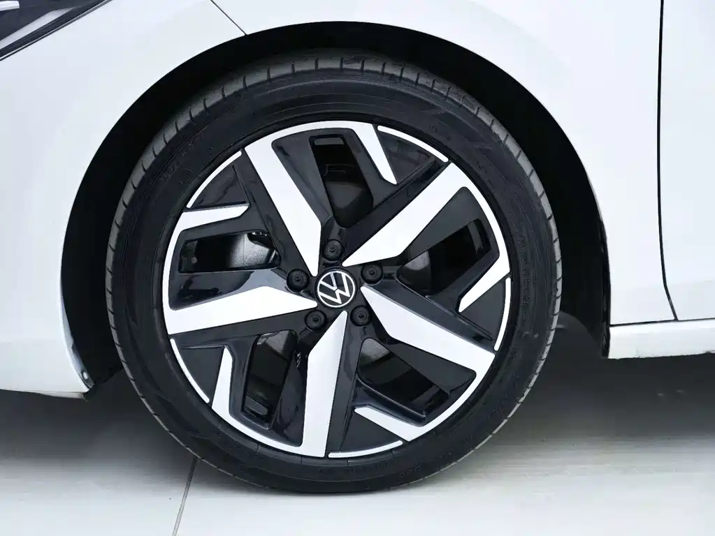 Volkswagen Lamando 2022 Lamando L 280TSI DSG Cool & Spicy Edition 2023 - thumbnail 13