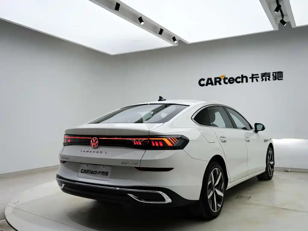 Volkswagen Lamando 2022 Lamando L 280TSI DSG Cool & Spicy Edition 2023 - thumbnail 20