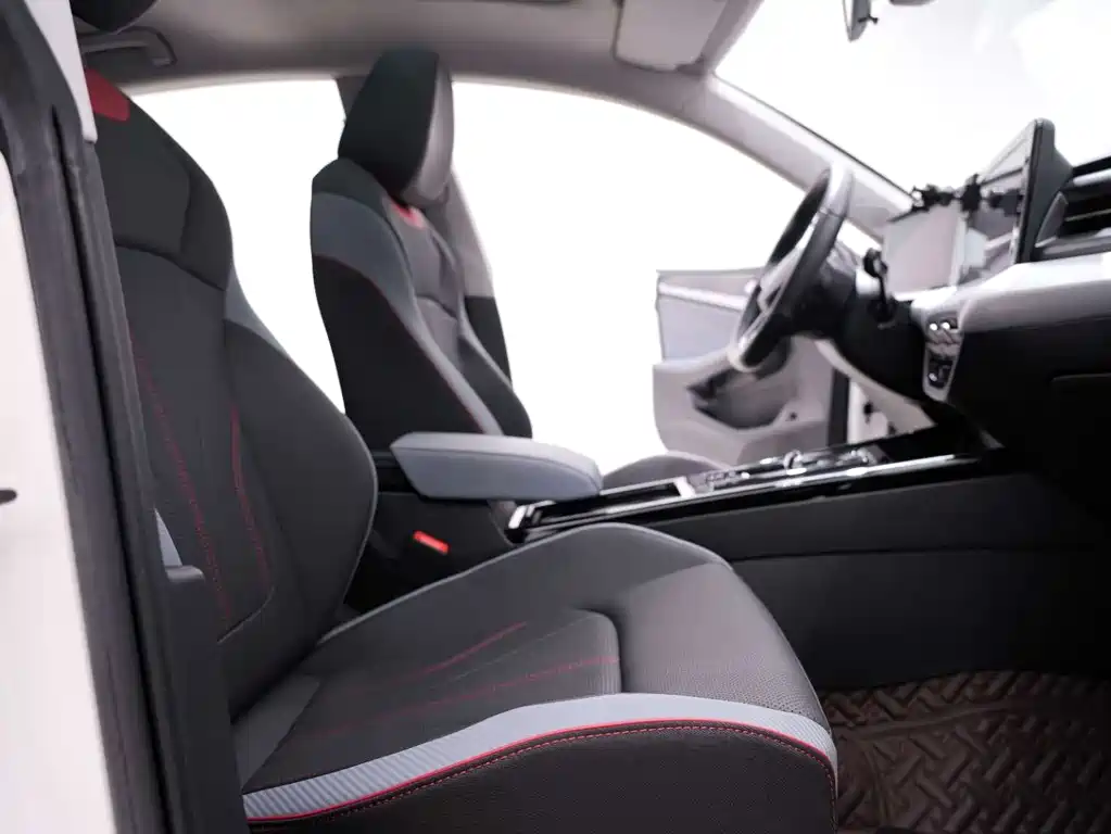 Volkswagen Lamando 2022 Lamando L 280TSI DSG Cool & Spicy Edition 2023 - thumbnail 23