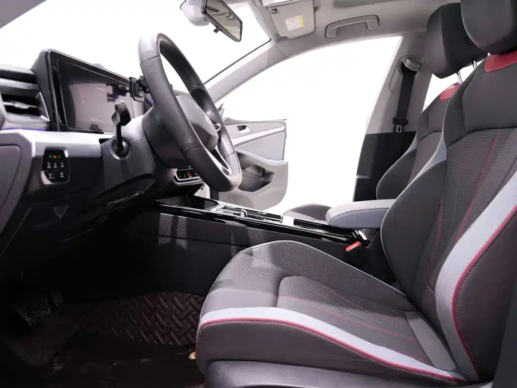 Volkswagen Lamando 2022 Lamando L 280TSI DSG Cool & Spicy Edition 2023 - thumbnail 26
