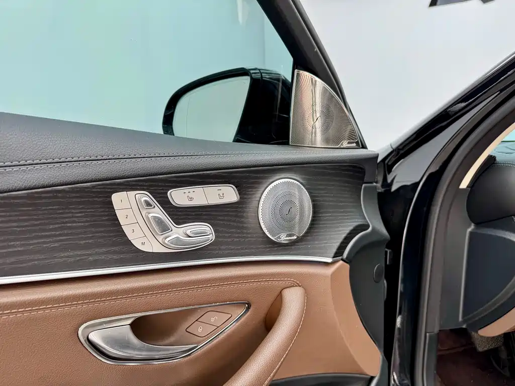 Mercedes-Benz Mercedes-Benz E-Class 2019 Facelift E 300 L Sport Luxury 2019 - thumbnail 8