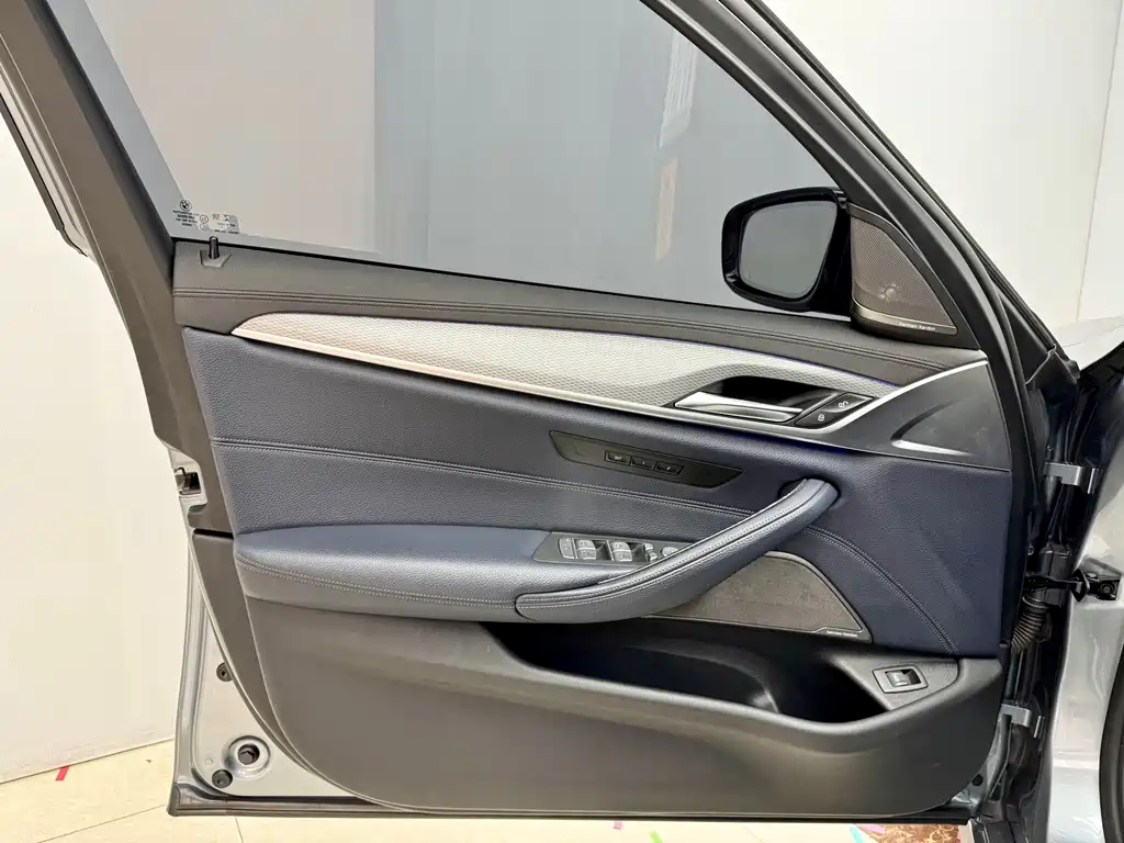 BMW BMW 5 Series Import 2020 530i M Sport Package 2020 - thumbnail 8