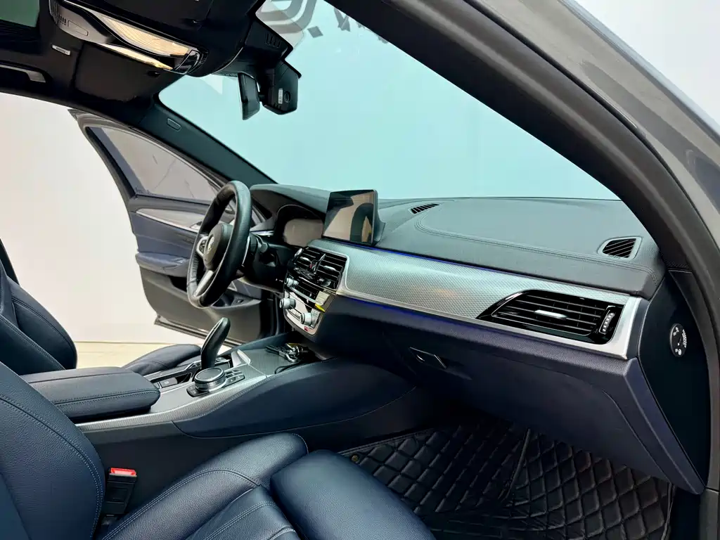 BMW BMW 5 Series Import 2020 530i M Sport Package 2020 - thumbnail 16