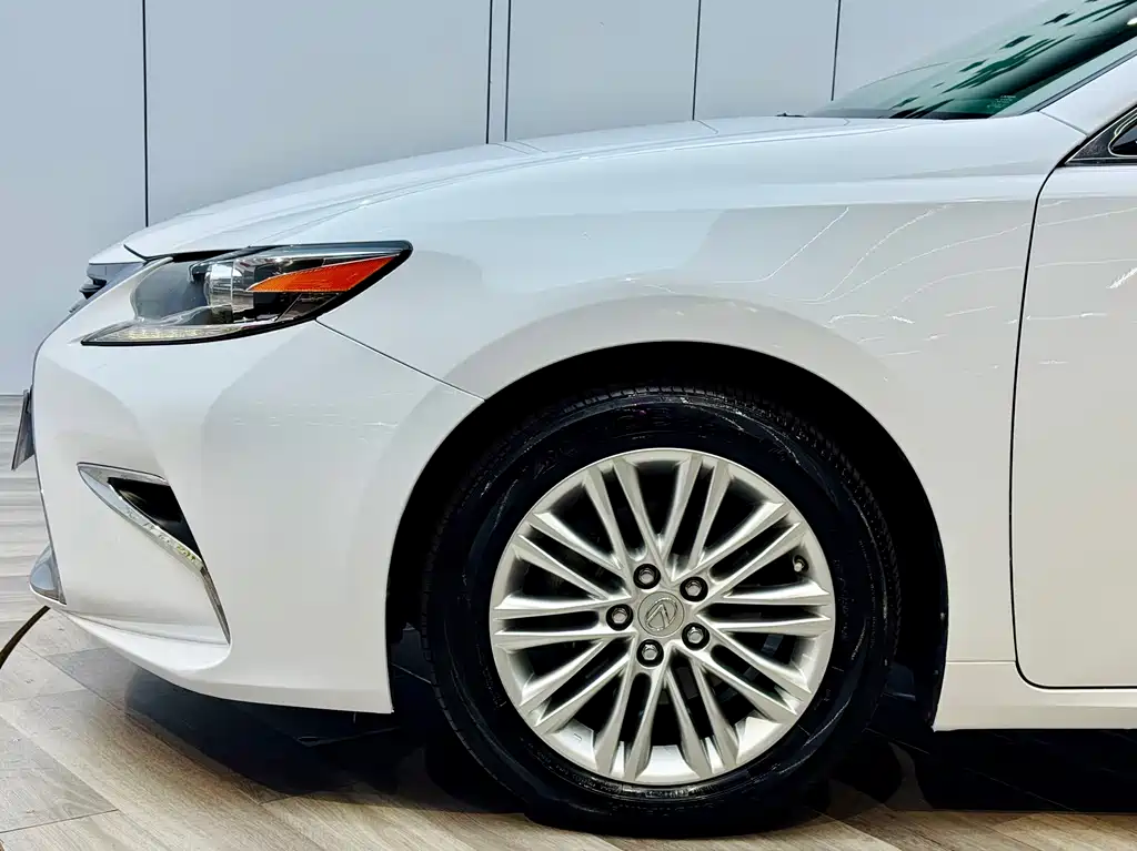 Lexus Lexus ES 2015 ES 200 Premium Edition 2017 - thumbnail 26