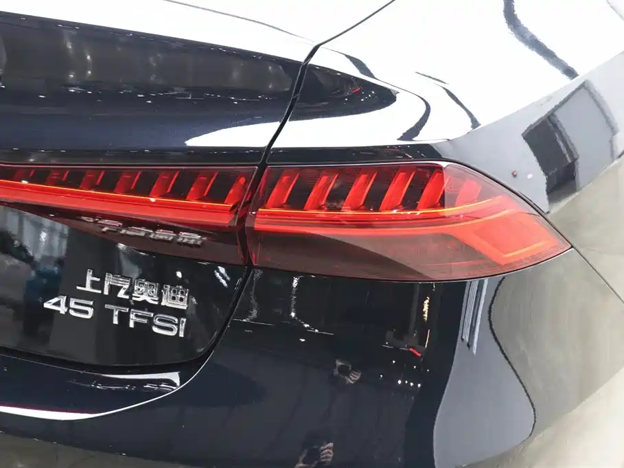 Audi Audi A7L 2022 45 TFSI S-line Dream Edition Flow Crystal Package 2023 - thumbnail 27