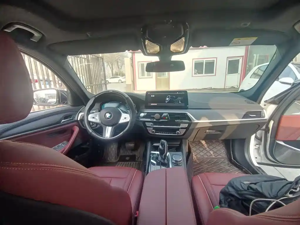 BMW BMW 5 Series 2022 Model Update 2 530Li Leading M Sport Package 2022 - thumbnail 4