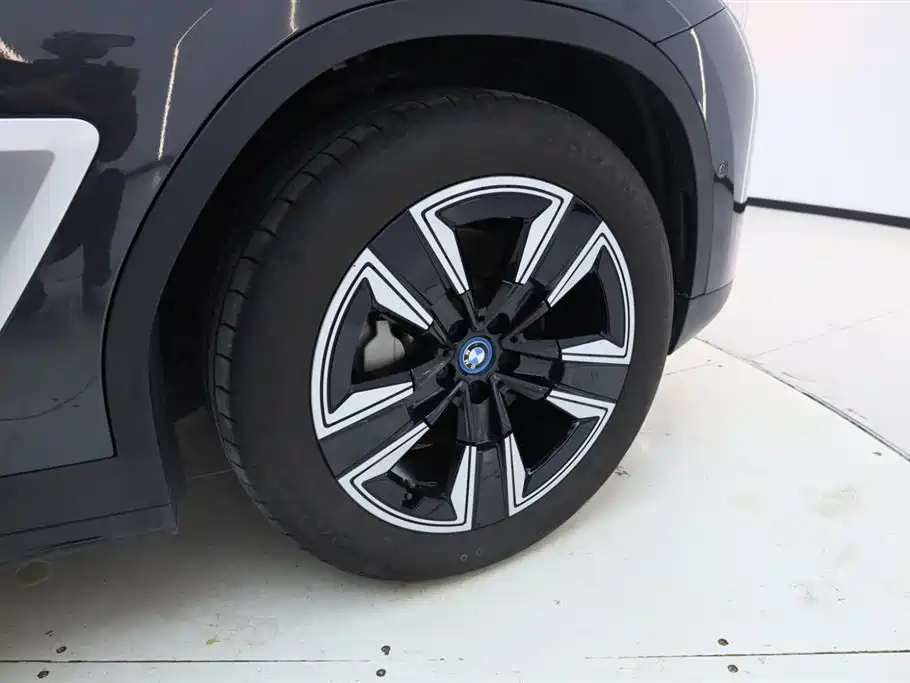 BMW BMW iX3 2021 Leading Model 2021 - thumbnail 11