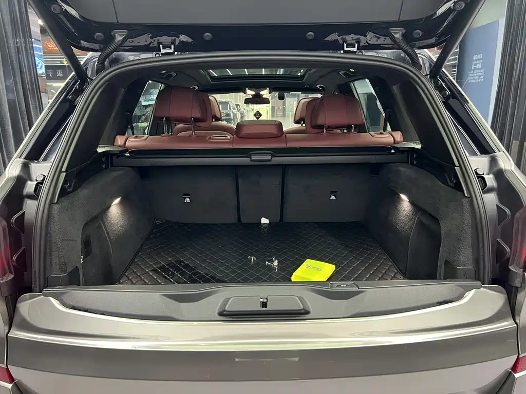 BMW BMW X5 xDrive 40Li M Sport Package 2022 Model Year 2023 - thumbnail 13