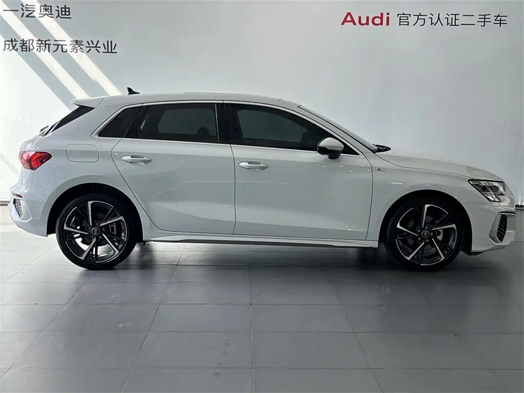 Audi Audi A3 2024 Sportback 35 TFSI Fashion Sport Model 2024 - thumbnail 3