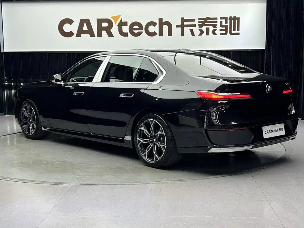 BMW BMW 7 Series 2023 735Li Luxury Package 2024 - thumbnail 4