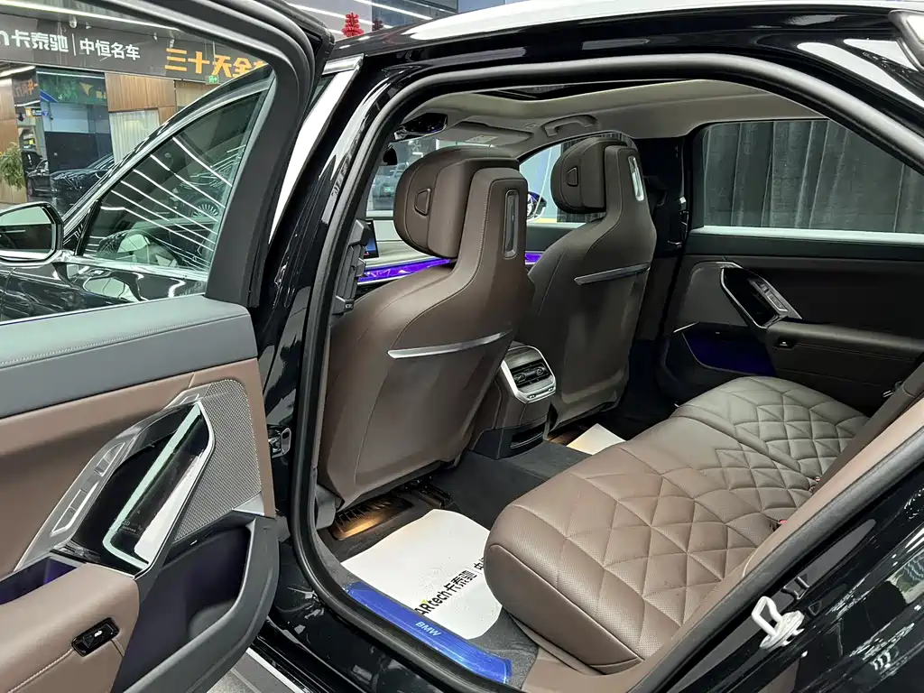 BMW BMW 7 Series 2023 735Li Luxury Package 2024 - thumbnail 8