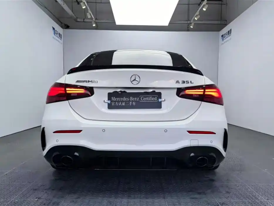 Mercedes-Benz Mercedes-Benz A-Class AMG 2024 AMG A 35 L 4MATIC 2024 - thumbnail 2