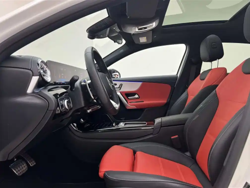 Mercedes-Benz Mercedes-Benz A-Class AMG 2024 AMG A 35 L 4MATIC 2024 - thumbnail 8