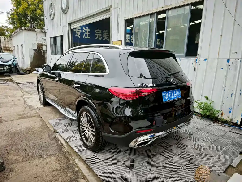 Mercedes-Benz Mercedes-Benz GLC 2025 GLC 300 L 4MATIC Dynamic Model 5-Seat 2025 - thumbnail 4