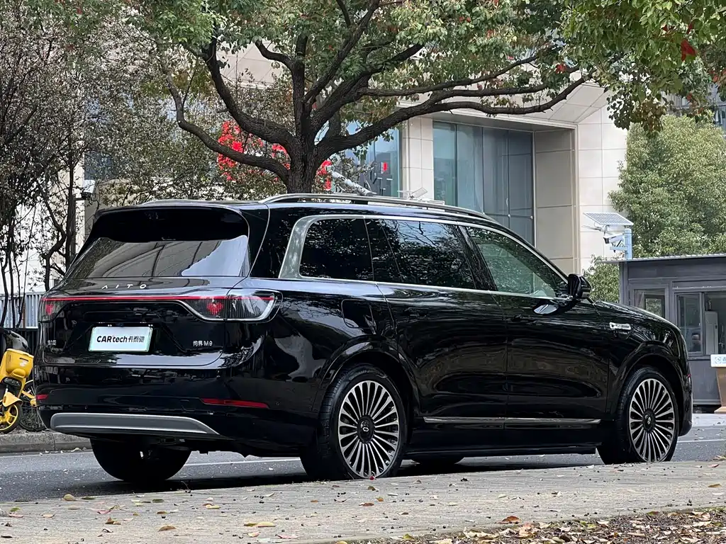 AITO Qijie Aito M9 2025 Extended Range Ultra 52kWh 6-Seat Version with 192-line LiDAR 2025 - thumbnail 4