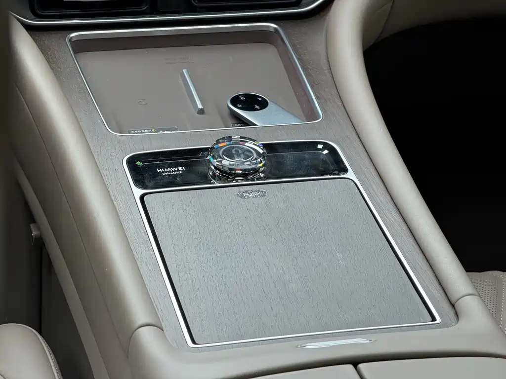 AITO Qijie Aito M9 2025 Extended Range Ultra 52kWh 6-Seat Version with 192-line LiDAR 2025 - thumbnail 20