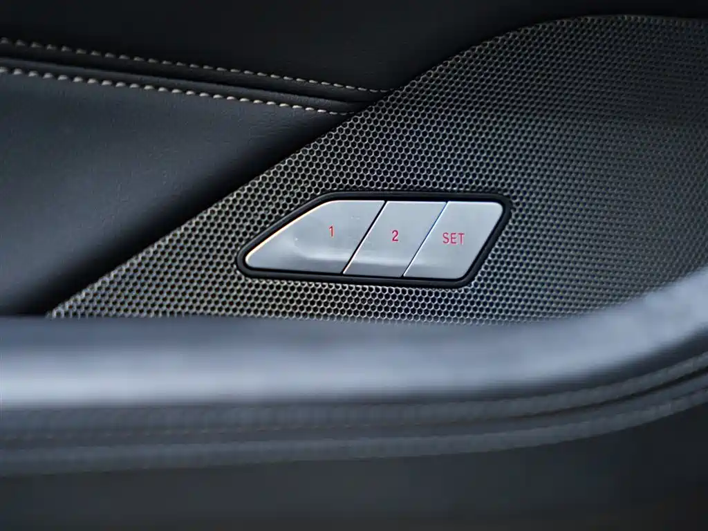 BMW BMW M4 2022 M4 Coupe M xDrive M 50th Anniversary Edition 2023 - thumbnail 30