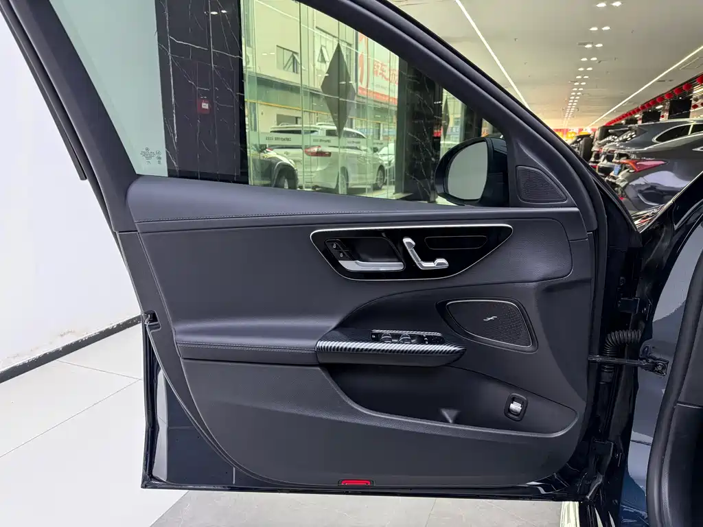 Mercedes-Benz Mercedes-Benz C-Class 2025 C 260 L Sport Edition 2025 - thumbnail 8