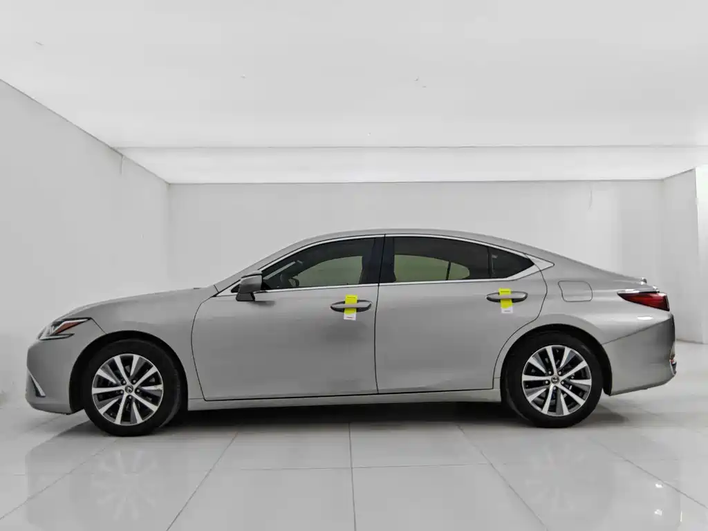 Lexus Lexus ES 2020 200 Excellence Edition 2020 - thumbnail 4