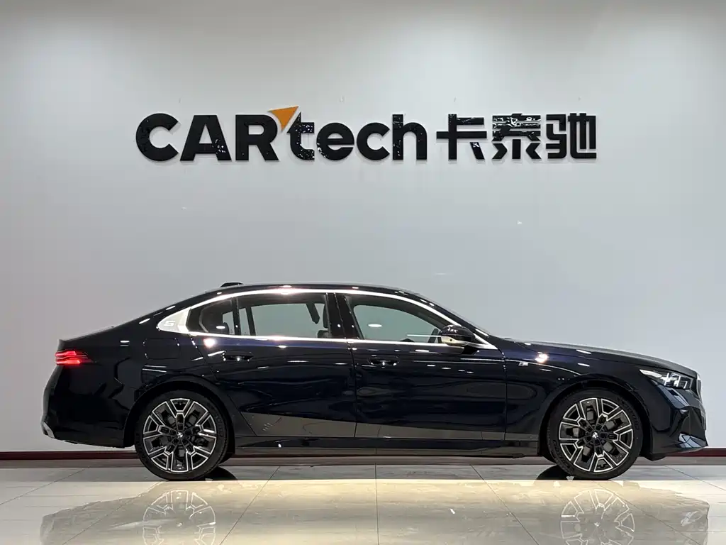 BMW BMW 5 Series 2025 530Li Luxury M Sport Package 2025 - thumbnail 4