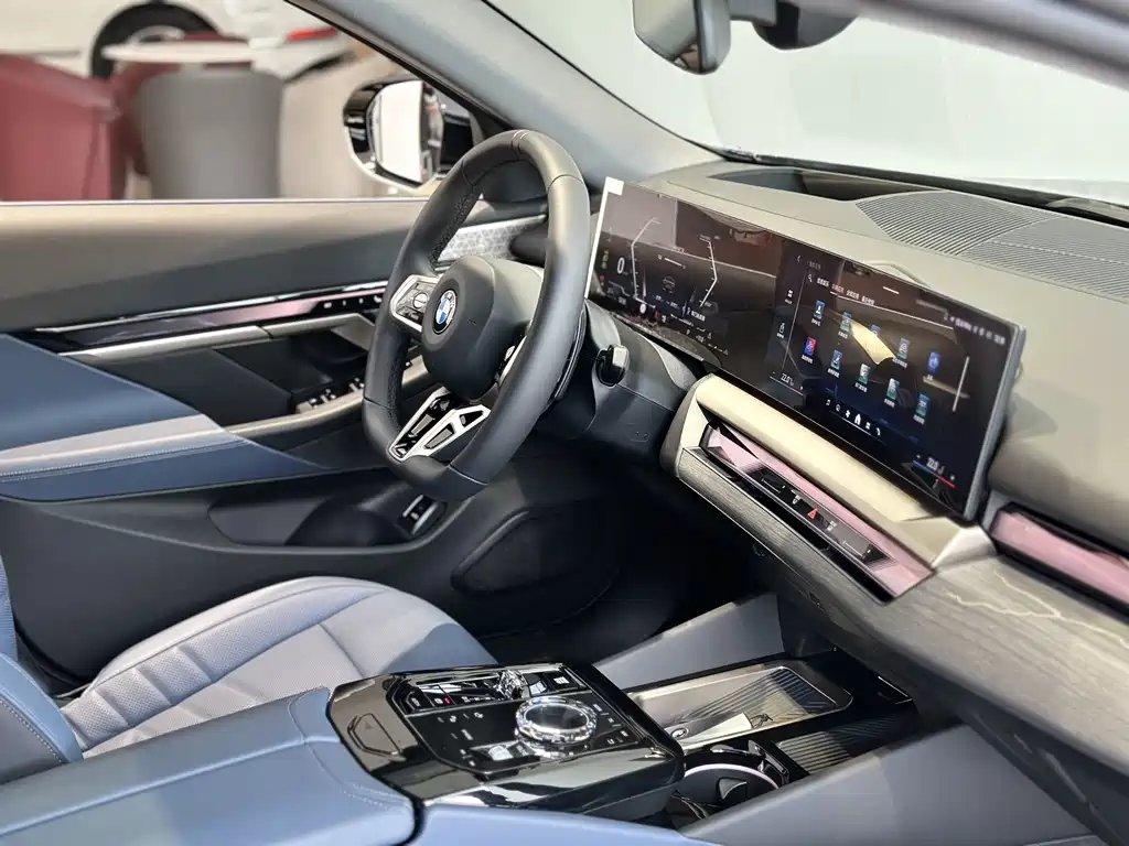 BMW BMW 5 Series 2025 530Li Luxury M Sport Package 2025 - thumbnail 15