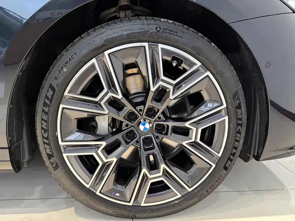 BMW BMW 5 Series 2025 530Li Luxury M Sport Package 2025 - thumbnail 27