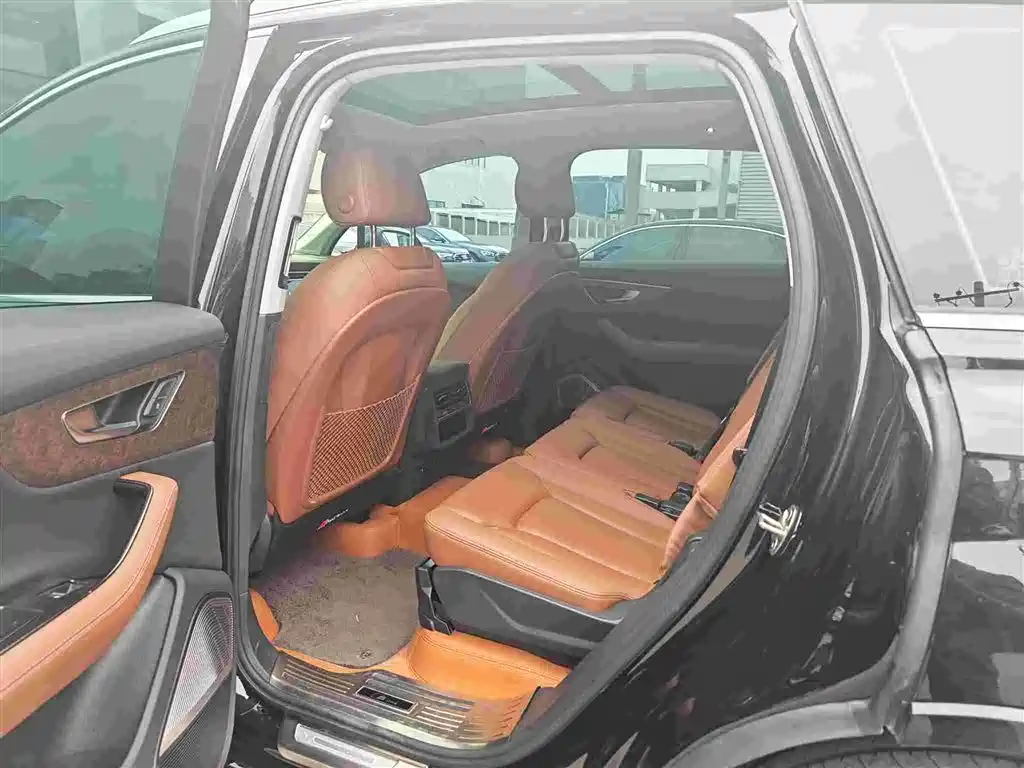 Audi Audi Q7 2025 55 TFSI quattro S line Sport Package 2025 - thumbnail 4