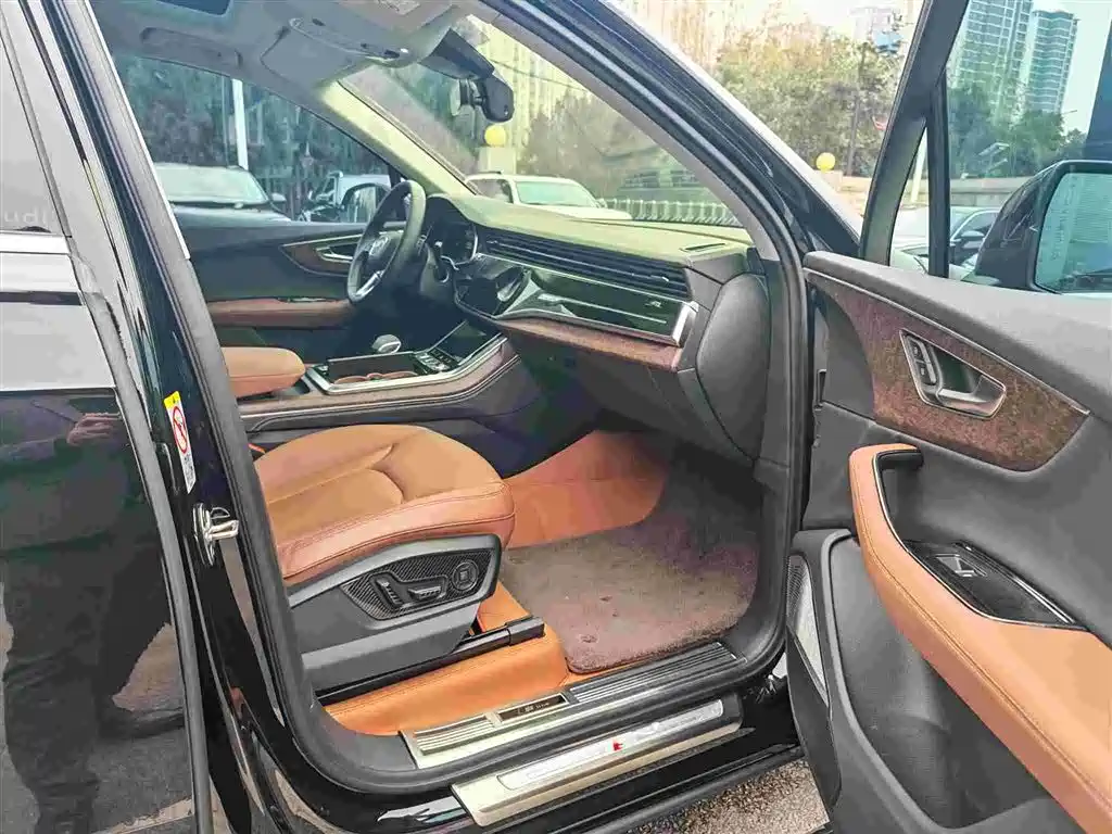 Audi Audi Q7 2025 55 TFSI quattro S line Sport Package 2025 - thumbnail 7