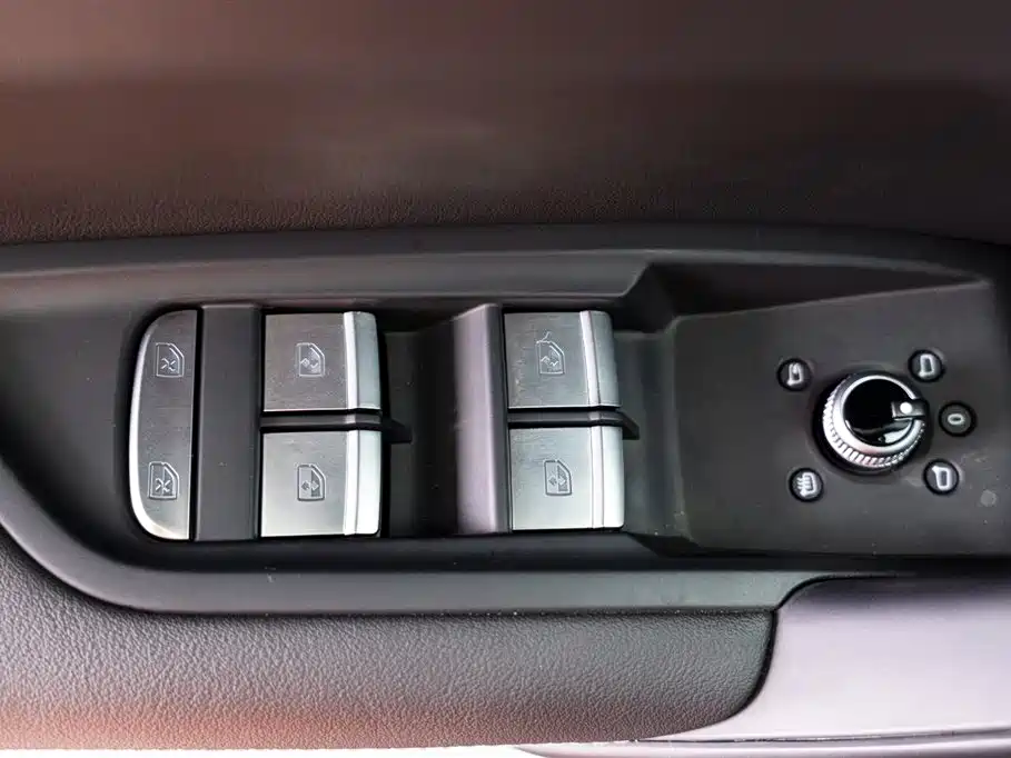 Audi Audi Q5L 2025 40 TFSI Luxury Dynamic Model 2025 - thumbnail 17