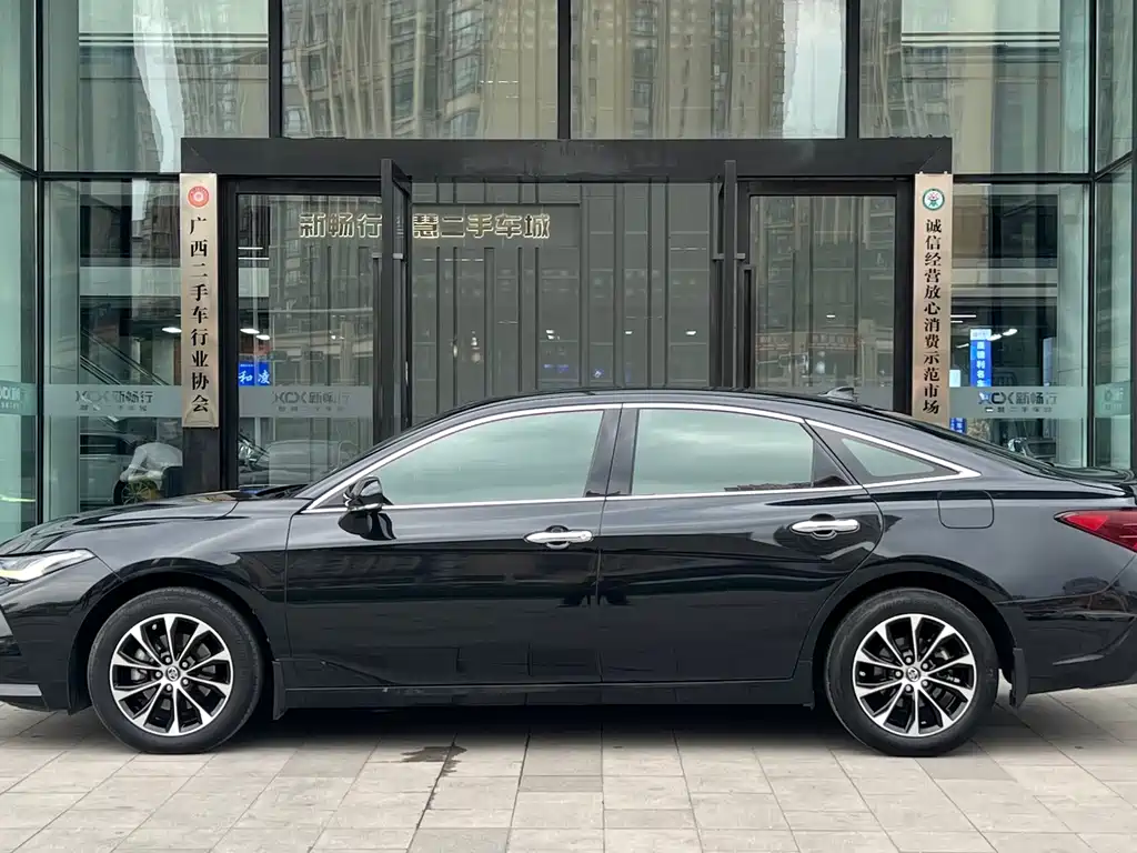 Toyota Toyota Avalon 2022 2.5L Luxury Edition 2022 - thumbnail 3