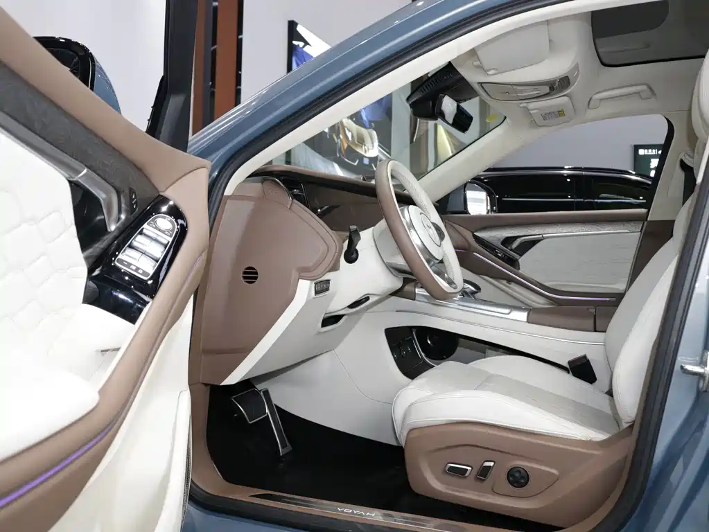 Lantu Auto Lantu FREE 2021 Model AWD Standard Pure Electric Exclusive Luxury Package 2024 - thumbnail 5