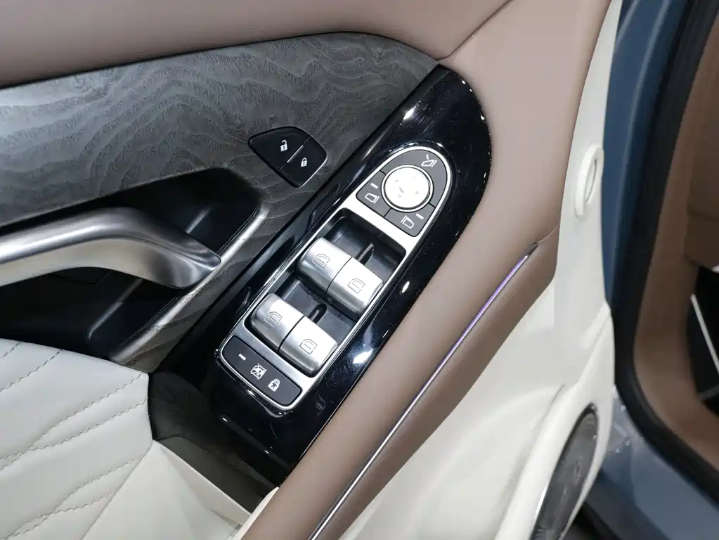 Lantu Auto Lantu FREE 2021 Model AWD Standard Pure Electric Exclusive Luxury Package 2024 - thumbnail 7