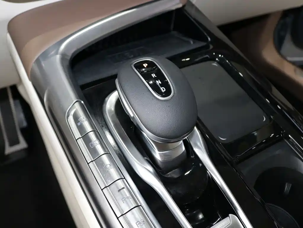 Lantu Auto Lantu FREE 2021 Model AWD Standard Pure Electric Exclusive Luxury Package 2024 - thumbnail 12